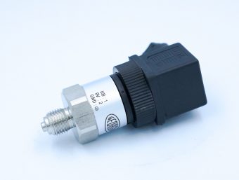 Cảm biến áp suất dùng trên xe cẩu - xúc
