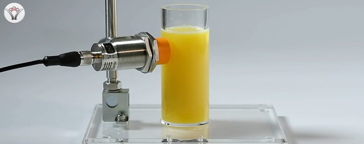 Sensor điện dung dùng phát hiện chất lỏng trong chai